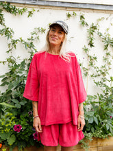 Afbeelding in Gallery-weergave laden, LENNY T-SHIRT - Raspberry red