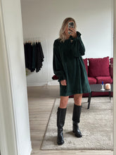 Afbeelding in Gallery-weergave laden, MAE SWEATDRESS - Bottle