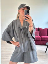 Afbeelding in Gallery-weergave laden, BOWIE ROBE - Grey
