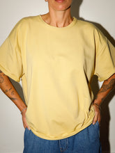Afbeelding in Gallery-weergave laden, LOVA T-SHIRT - Dusty yellow