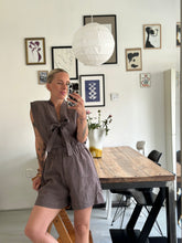 Afbeelding in Gallery-weergave laden, SUE WAISTCOAT - Dusty brown