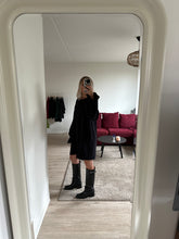 Afbeelding in Gallery-weergave laden, MAE SWEATDRESS - Black