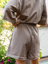 Afbeelding in Gallery-weergave laden, NOVÈL SHORTS - Taupe