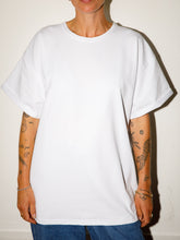 Afbeelding in Gallery-weergave laden, LOVA T-SHIRT - White