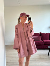 Afbeelding in Gallery-weergave laden, JUNE ROBE - Old pink