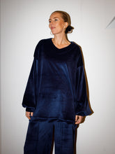 Afbeelding in Gallery-weergave laden, ROWAN SWEATER - Dark blue