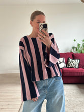 Afbeelding in Gallery-weergave laden, JAZZ SWEATER - Soft pink/Navy velvet