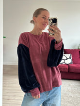 Afbeelding in Gallery-weergave laden, MARLEY SWEATER - Old pink/navy velvet