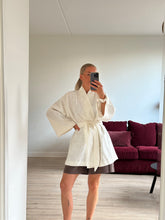 Afbeelding in Gallery-weergave laden, JUNE ROBE - Ecru