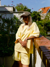 Afbeelding in Gallery-weergave laden, LENNY T-SHIRT - Soft yellow
