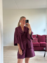 Afbeelding in Gallery-weergave laden, BOWIE ROBE - Aubergine
