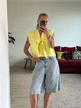 Afbeelding in Gallery-weergave laden, SET: SUE WAISTCOAT & NOVÈL SHORT - Yellow linen