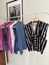 Afbeelding in Gallery-weergave laden, SUE WAISTCOAT - Big stripes