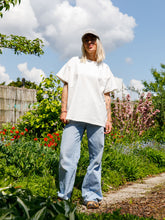 Afbeelding in Gallery-weergave laden, LOVA T-SHIRT - White