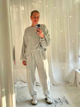 Afbeelding in Gallery-weergave laden, CHILL PANTS - Light grey
