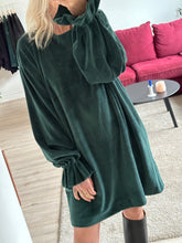 Afbeelding in Gallery-weergave laden, MAE SWEATDRESS - Bottle
