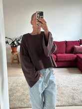 Afbeelding in Gallery-weergave laden, JAZZ SWEATER - Chocolate Brown
