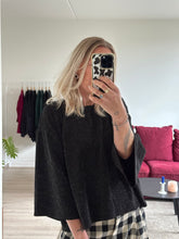 Afbeelding in Gallery-weergave laden, LIV T-SHIRT - Glitter
