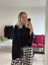 Afbeelding in Gallery-weergave laden, JAZZ SWEATER - Black
