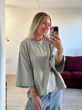 Afbeelding in Gallery-weergave laden, LENNY T-SHIRT - Licht grey
