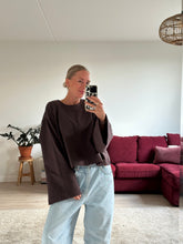 Afbeelding in Gallery-weergave laden, JAZZ SWEATER - Chocolate Brown
