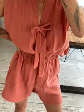 Afbeelding in Gallery-weergave laden, SUE WAISTCOAT - Peach pink
