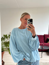 Afbeelding in Gallery-weergave laden, MARLEY SWEATER - Soft blue
