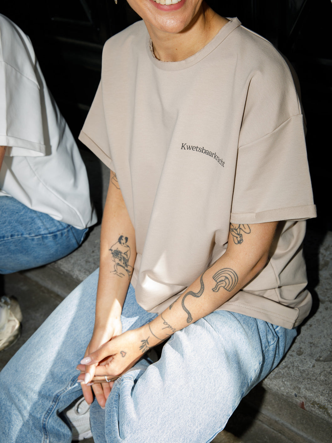 LODxLOIS T-shirt - Kwetsbaarkracht / beige