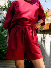 Afbeelding in Gallery-weergave laden, NOVÈL SHORTS - Wine red
