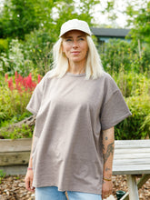 Afbeelding in Gallery-weergave laden, LOVA T-SHIRT - Light taupe
