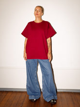 Afbeelding in Gallery-weergave laden, LOVA T-SHIRT - Wine red
