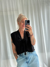 Afbeelding in Gallery-weergave laden, SUE WAISTCOAT - Black embroidery
