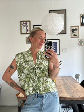 Afbeelding in Gallery-weergave laden, SUE WAISTCOAT - Green tie-dye
