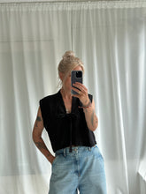Afbeelding in Gallery-weergave laden, SUE WAISTCOAT - Black embroidery
