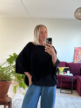 Afbeelding in Gallery-weergave laden, LENNY T-SHIRT - Black
