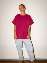Afbeelding in Gallery-weergave laden, LOVA T-SHIRT - Raspberry
