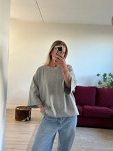 Afbeelding in Gallery-weergave laden, LENNY T-SHIRT - Licht grey
