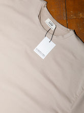 Afbeelding in Gallery-weergave laden, LODxLOIS T-shirt - Hou me los / beige

