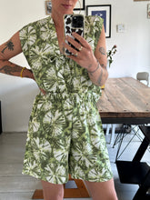 Afbeelding in Gallery-weergave laden, SUE WAISTCOAT - Green tie-dye
