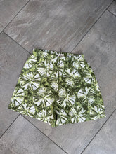 Afbeelding in Gallery-weergave laden, NOVÈL SHORTS - Green tie-dye
