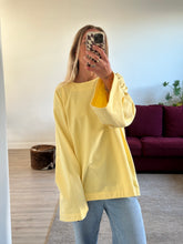 Afbeelding in Gallery-weergave laden, JOE SWEATER - Soft yellow
