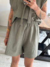Afbeelding in Gallery-weergave laden, NOVÈL SHORTS - Khaki
