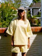 Afbeelding in Gallery-weergave laden, LENNY T-SHIRT - Soft yellow
