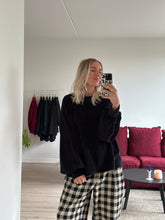 Afbeelding in Gallery-weergave laden, MARLEY SWEATER - Black
