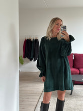 Afbeelding in Gallery-weergave laden, MAE SWEATDRESS - Bottle
