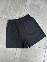 Afbeelding in Gallery-weergave laden, NOVÈL SHORTS - Black
