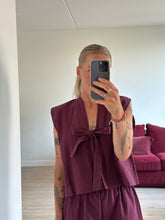 Afbeelding in Gallery-weergave laden, SUE WAISTCOAT - Aubergine
