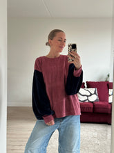 Afbeelding in Gallery-weergave laden, MARLEY SWEATER - Old pink/navy velvet
