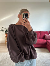 Afbeelding in Gallery-weergave laden, MARLEY SWEATER - Chocolate brown
