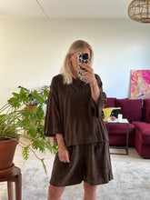 Afbeelding in Gallery-weergave laden, LENNY T-SHIRT - Brown
